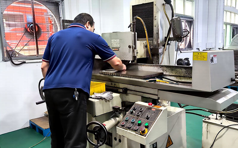 Dongguan Zhongwei Metal Products Co., Ltd dây chuyền sản xuất của nhà sản xuất