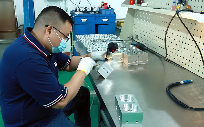 Dongguan Zhongwei Metal Products Co., Ltd dây chuyền sản xuất của nhà sản xuất